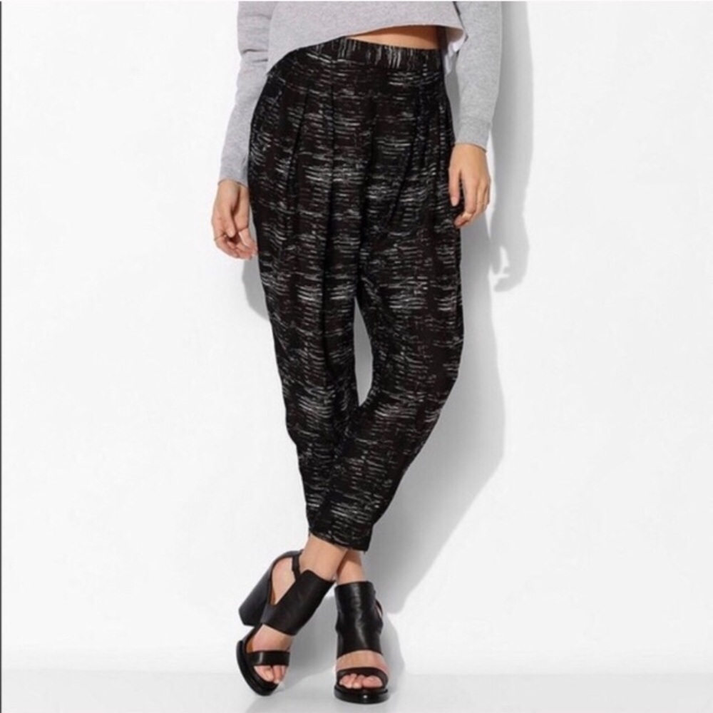 UO BRAND DRESSY HAREM PANTS